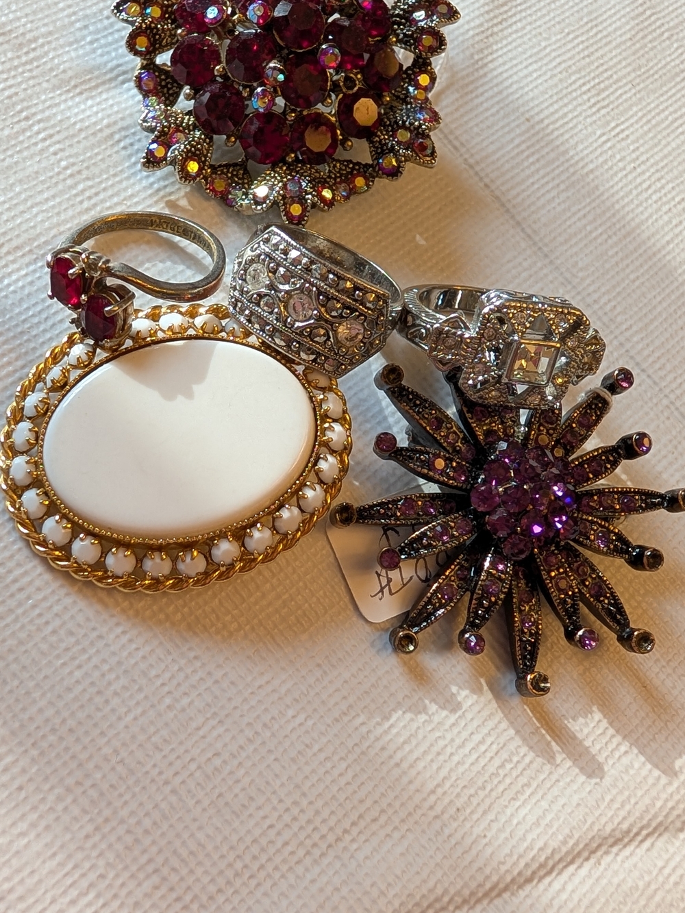 Miscellaneous Women's Jewelry - Picture 4 of 13